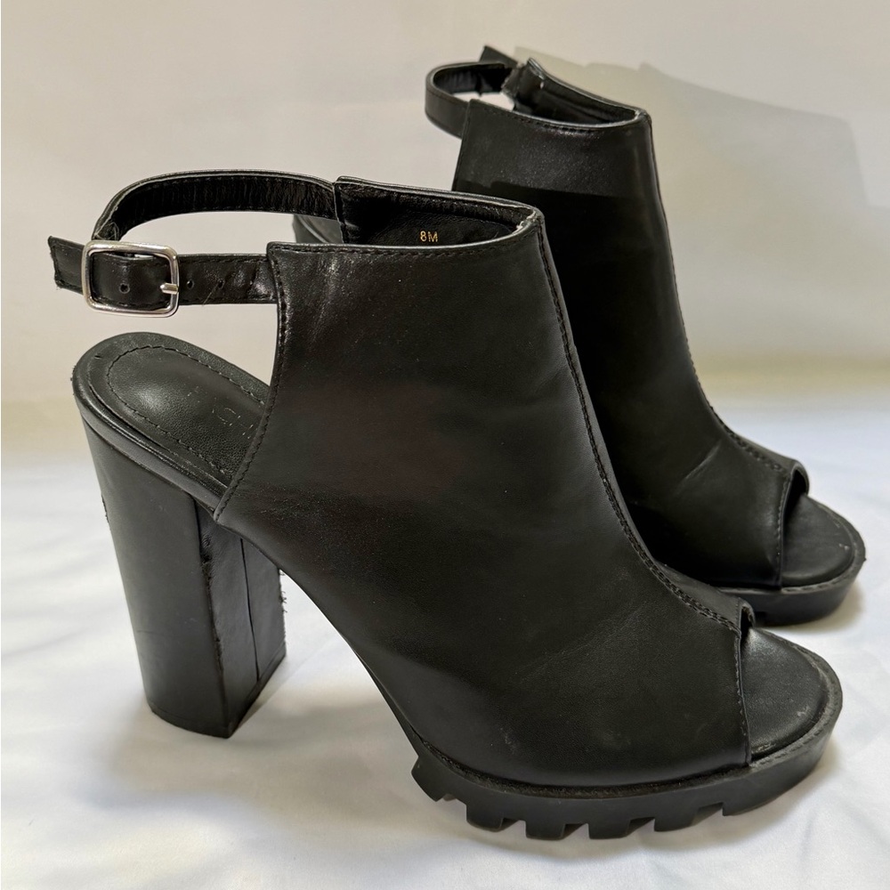 Women’s Black Open-Toe Block Heel Sandals